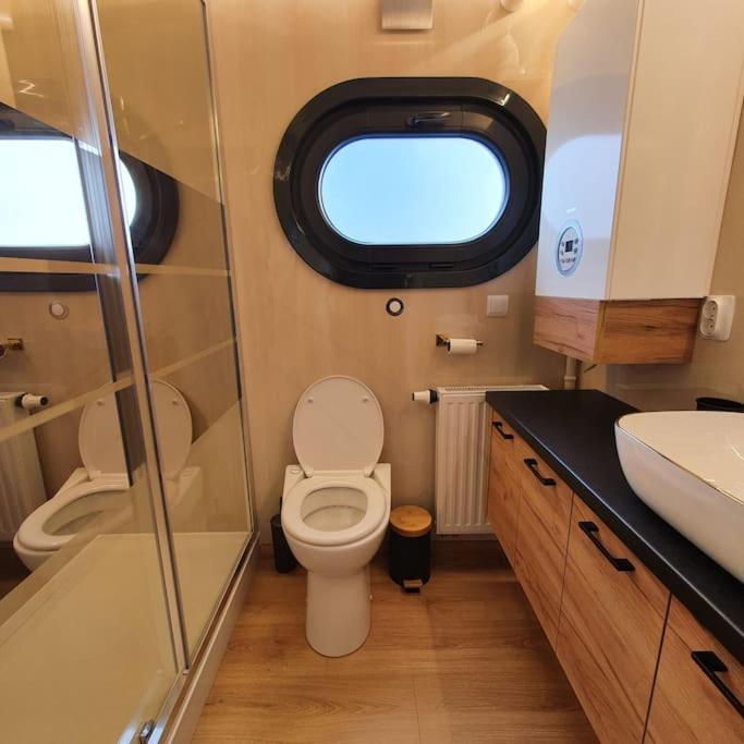 Modern, Brand New Houseboat Near Amsterdam Otel Monnickendam Dış mekan fotoğraf