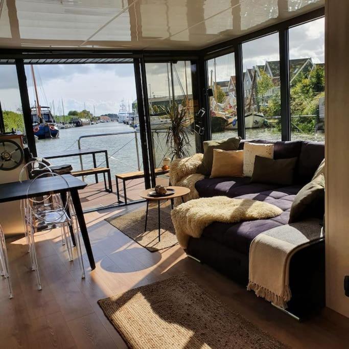 Modern, Brand New Houseboat Near Amsterdam Otel Monnickendam Dış mekan fotoğraf